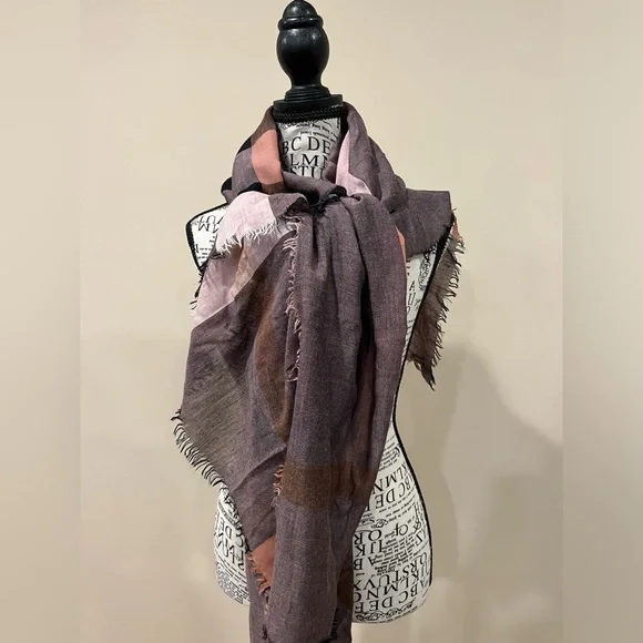 Burberry Relaxed Mega Check Square Scarf